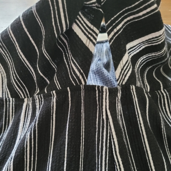 Wild Fable Black & White Striped Romper with Keyhole Size Small - Picture 6 of 7